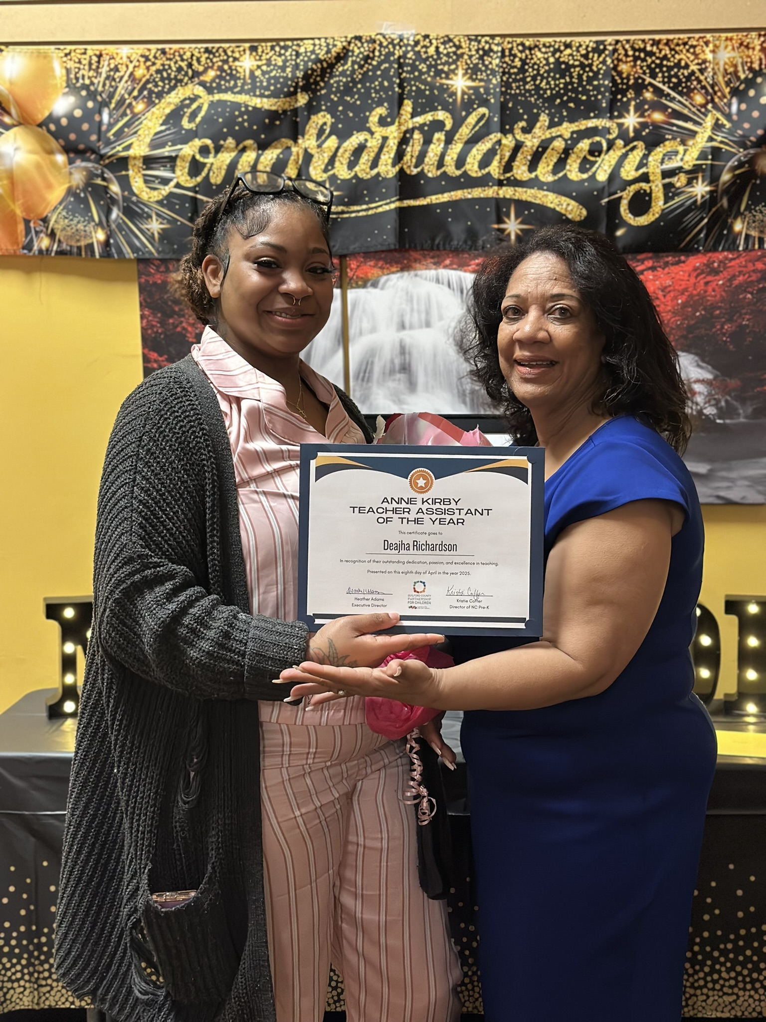 winner Deajha Richardson with her award